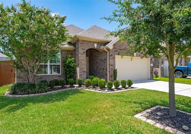 2nd image of 13213 Anchor Isle Ct, La Marque, TX 77568 | MLS# 10417235