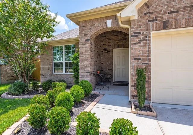 3rd image of 13213 Anchor Isle Ct, La Marque, TX 77568 | MLS# 10417235