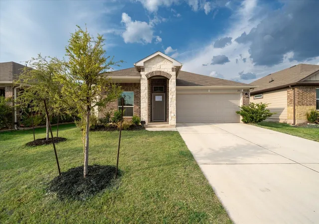 Photo 1 of Single family home for sale at 201 Elm Crk Dr, Hutto, TX 78634 | MLS# 13147318 | Listing updated on 2026-09-08