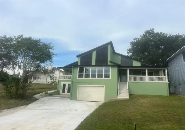 1st image of 311 Edgewater Dr, Livingston, TX 77351 | MLS# 55810572