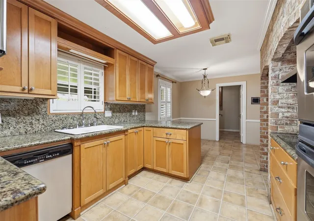 Photo 4 of Sale Pending at 4418 Wigton Dr, Houston, TX 77096 | MLS# 39547254 | Listing updated on 2026-09-13