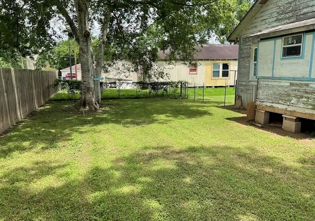 14th image of 634 E Bernard St, West Columbia, TX 77486 | MLS# 97705330