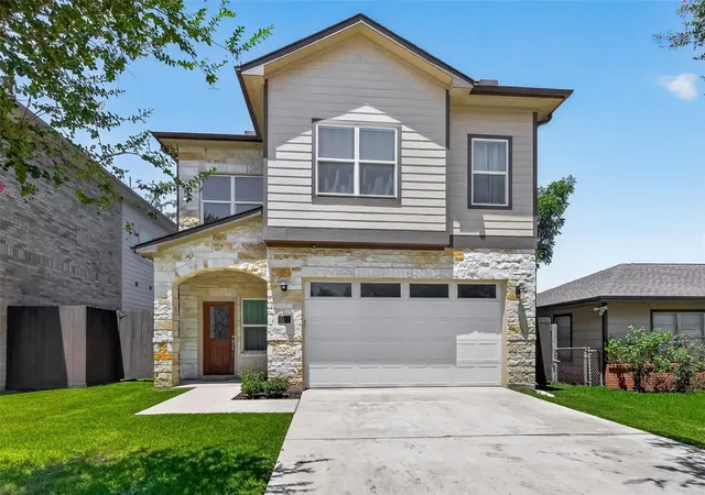 Photo 1 of Single family home for sale at 2211 Silverbonnet St, Houston, TX 77055 | MLS# 24575435 | Listing updated on 2026-08-05