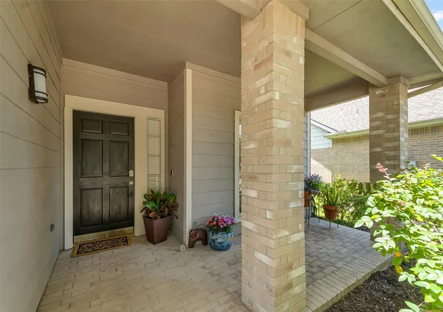 Homes for sale in Pasadena, TX | 1635 Pebble Banks Ln, Pasadena, TX 77586 | MLS# 60439116