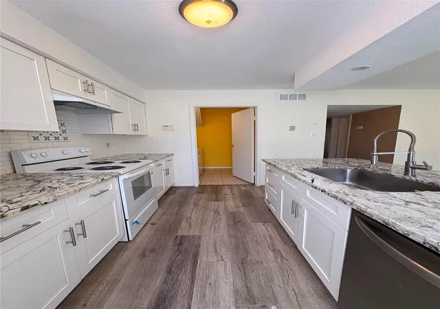 4th image of 3901 Woodchase Dr #62, Houston, TX 77042 | MLS# 3177689