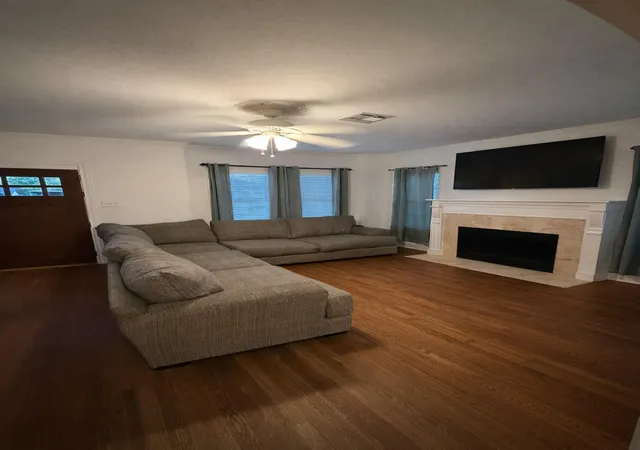 Photo 2 of Single family home for sale at 403 4th Street, Humble, TX 77338 | MLS# 16456003 | Listing updated on 2026-07-09