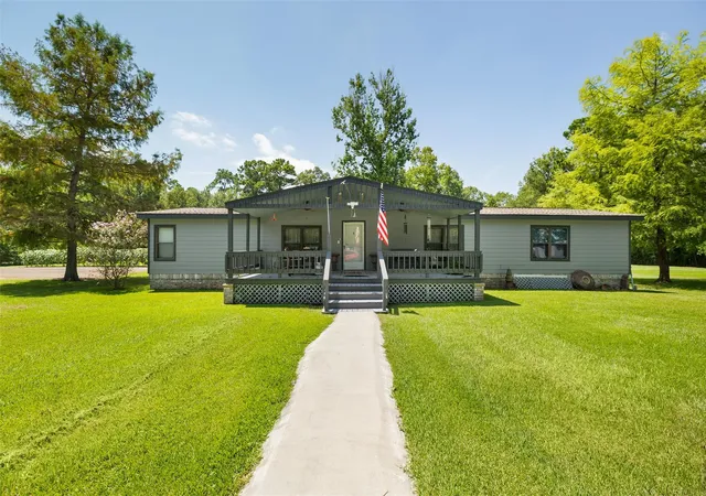 Photo 1 of Single family home for sale at 18798 S Rayburn Dr, Conroe, TX 77302 | MLS# 85842911 | Listing updated on 2026-08-01