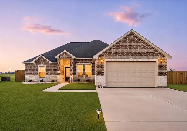 Photo 3 of Single family home for sale at 1131 Appaloosa Cir, Angleton, TX 77515 | MLS# 69131740 | Listing updated on 2026-09-14