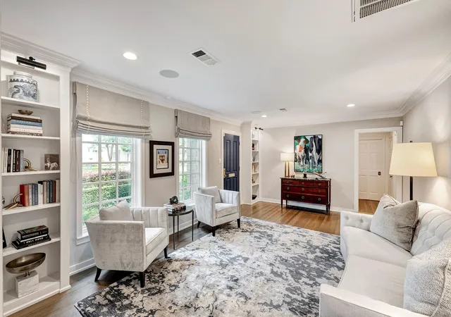 Homes for sale in West University Place, TX | 3131 Rice Blvd, West University Place, TX 77005 | MLS# 5356571