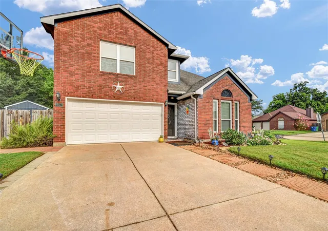 Photo 2 of Single family home for sale at 257 N Ranch House Rd, Angleton, TX 77515 | MLS# 67610157 | Listing updated on 2026-09-21