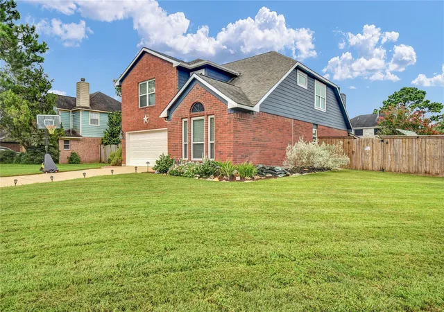 Photo 3 of Single family home for sale at 257 N Ranch House Rd, Angleton, TX 77515 | MLS# 67610157 | Listing updated on 2026-09-21