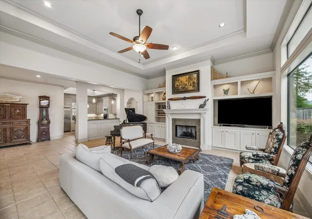 Photo 2 of Single family home for sale at 70 Shadow Crk Ridge Dr, Spring, TX 77389 | MLS# 40263323 | Listing updated on 2026-07-28