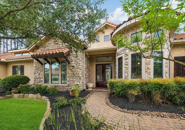 Photo 4 of Single family home for sale at 70 Shadow Crk Ridge Dr, Spring, TX 77389 | MLS# 40263323 | Listing updated on 2026-07-28