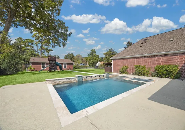 Photo 1 of Mansion for sale at 9206 Westview Dr, Houston, TX 77055 | MLS# 95718175 | Listing updated on 2026-09-20