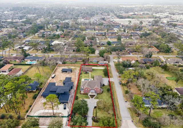 Photo 4 of Single family home for sale at 9206 Westview Dr, Houston, TX 77055 | MLS# 95718175 | Listing updated on 2026-09-20