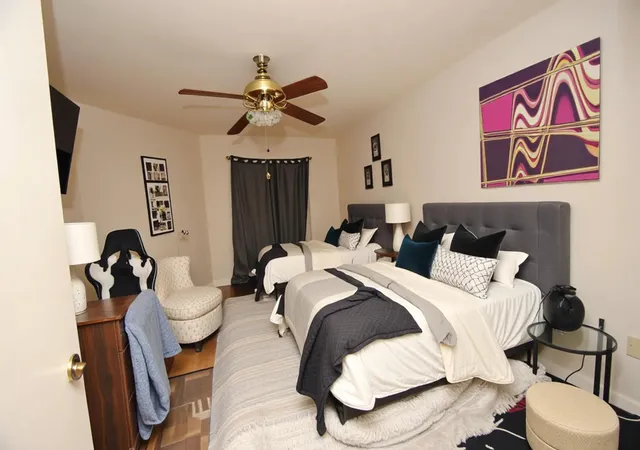2nd image of 9797 Leawood Blvd, Houston, TX 77099
