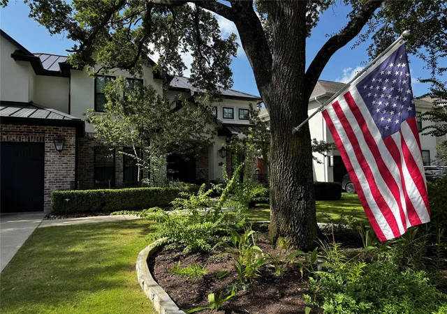 2nd image of 4719 Waring St, Houston, TX 77027 | MLS# 65468534