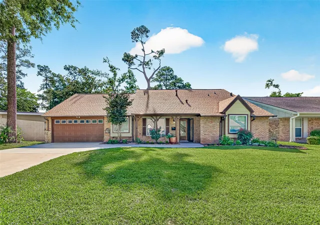 2nd image of 1822 Peer Dr, Houston, TX 77043 | MLS# 81371306