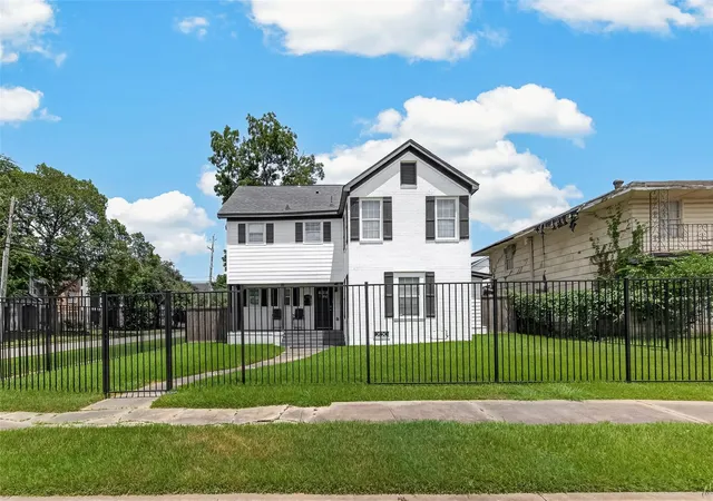 1st image of 3201 Binz St, Houston, TX 77004 | MLS# 33436396