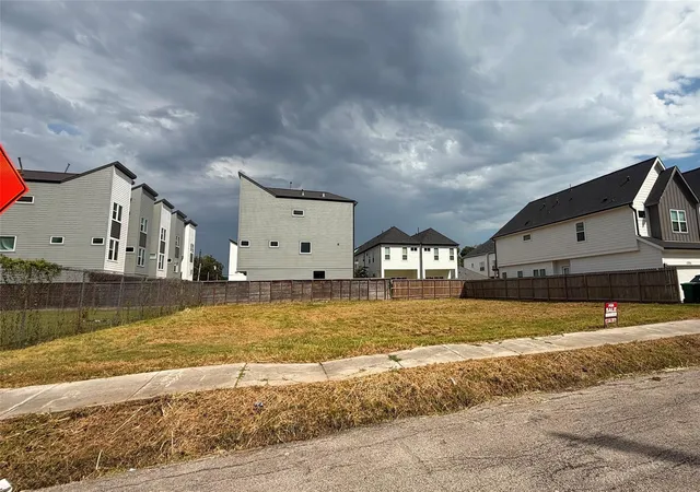 2nd image of 6705 Allegheny St, Houston, TX 77021 | MLS# 60404230