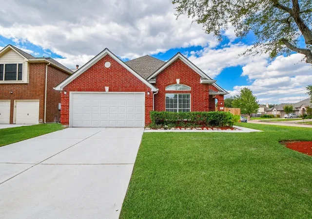 Homes for sale in Stafford, TX | 802 Childers Ct, Stafford, TX 77477 | MLS# 75631608