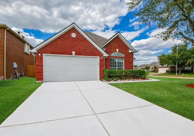 Homes for sale in Stafford, TX | 802 Childers Ct, Stafford, TX 77477 | MLS# 75631608