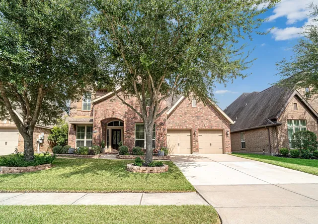 Photo 2 of Single family home for sale at 3007 Inglewood Ln, Pearland, TX 77584 | MLS# 13914787 | Listing updated on 2026-09-20