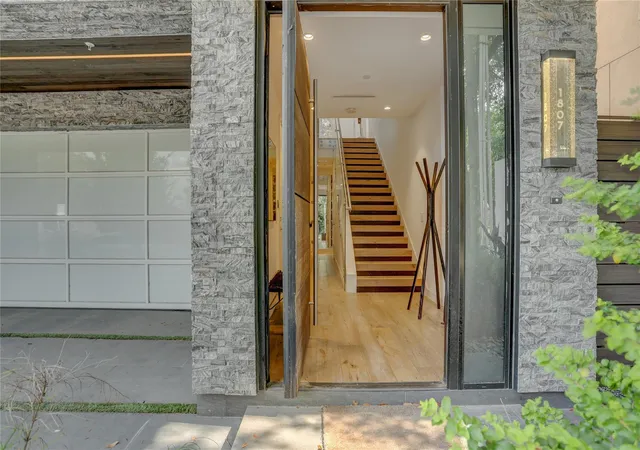 Photo 1 of Single family home for sale at 1807 Indiana St, Houston, TX 77019 | MLS# 18819348 | Listing updated on 2026-08-31