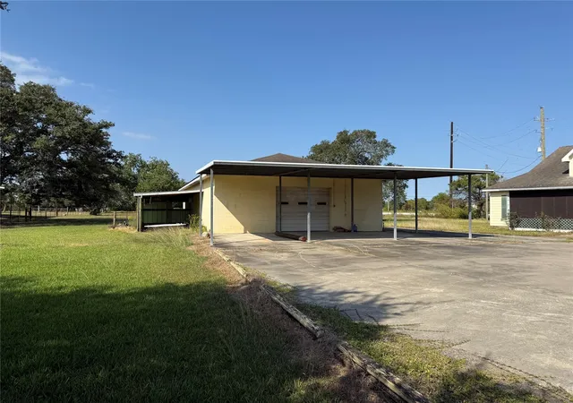 Photo 4 of Sale Pending at 7523 Fm 3180 Rd, Baytown, TX 77523 | MLS# 43853737 | Listing updated on 2026-09-15