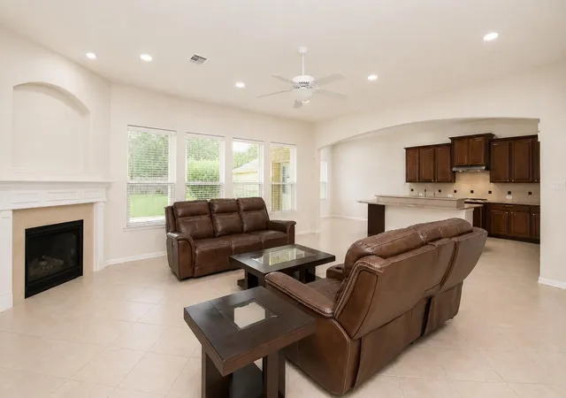 4th image of 6811 Bannon Trl, Sugar Land, TX 77479 | MLS# 67989006