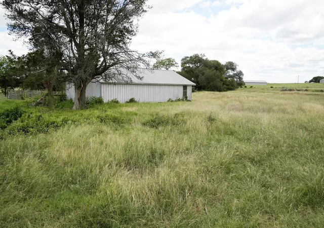 3rd image of 1432 S Knezek Rd, Flatonia, TX 78941 | MLS# 85983498