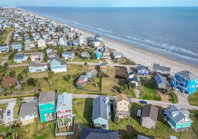 Photo 2 of Single family home for sale at 4212 Vista Rd, Galveston, TX 77554 | MLS# 27775669 | Listing updated on 2026-08-17
