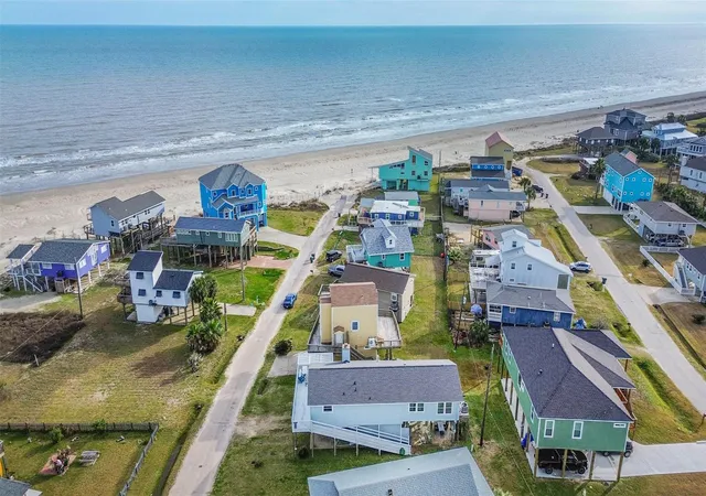 Photo 3 of Single family home for sale at 4212 Vista Rd, Galveston, TX 77554 | MLS# 27775669 | Listing updated on 2026-08-17