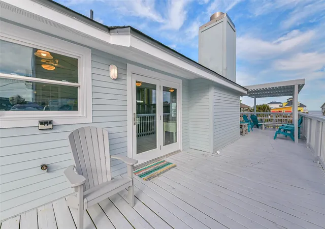 Photo 3 of Single family home for sale at 4212 Vista Rd, Galveston, TX 77554 | MLS# 27775669 | Listing updated on 2026-08-17