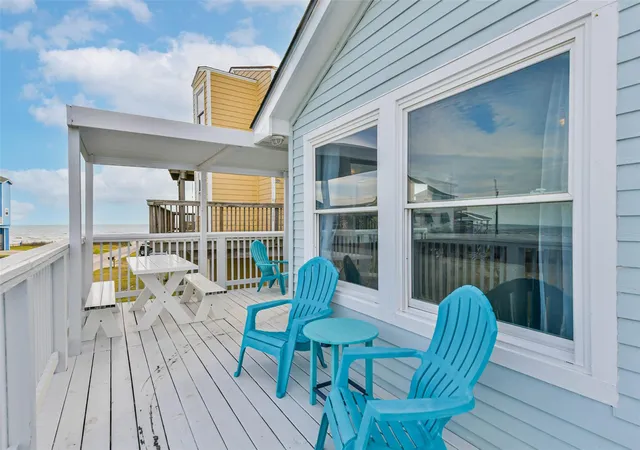 Photo 4 of Single family home for sale at 4212 Vista Rd, Galveston, TX 77554 | MLS# 27775669 | Listing updated on 2026-08-17