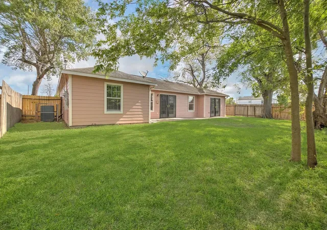 Homes for sale in Houston, TX | 5418 Pershing St, Houston, TX 77033 | MLS# 8693977