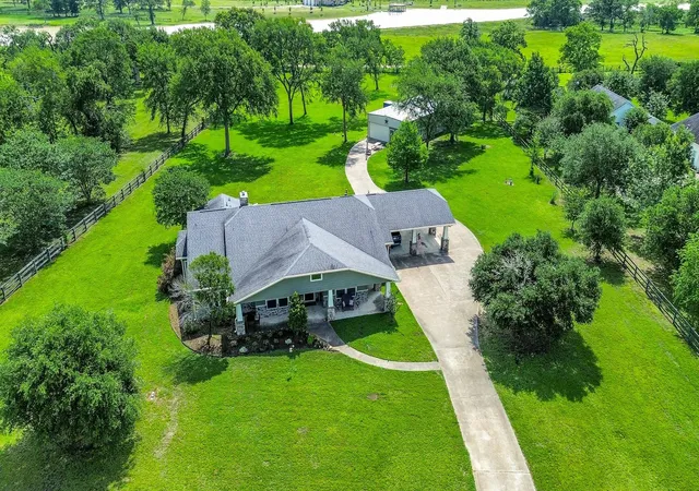 2nd image of 27644 Spring Hill Rd, Hempstead, TX 77445 | MLS# 82425077