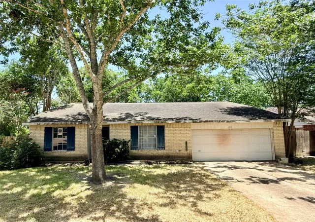 1st image of 6212 Creekside Ln, League City, TX 77573 | MLS# 55672217