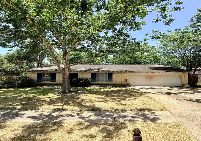 Photo 3 of Sale Pending at 6212 Creekside Ln, League City, TX 77573 | MLS# 55672217 | Listing updated on 2026-09-08