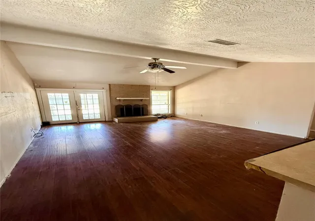 Photo 3 of Sale Pending at 6212 Creekside Ln, League City, TX 77573 | MLS# 55672217 | Listing updated on 2026-09-08
