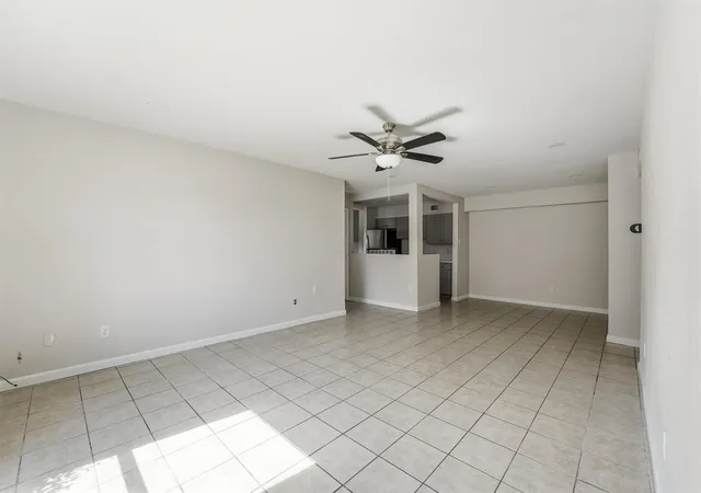 4th image of 5667 Birchmont Dr #F, Houston, TX 77091 | MLS# 12060796