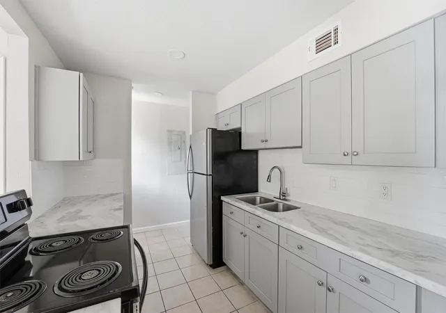 5th image of 5667 Birchmont Dr #F, Houston, TX 77091 | MLS# 12060796