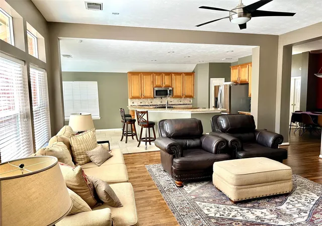 Photo 3 of Single family home for sale at 8910 Everhart Ln, Houston, TX 77040 | MLS# 38389317 | Listing updated on 2026-08-29