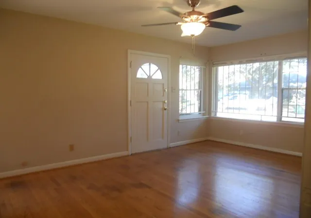 4th image of 4709 Sanford Rd, Houston, TX 77035 | MLS# 68992995