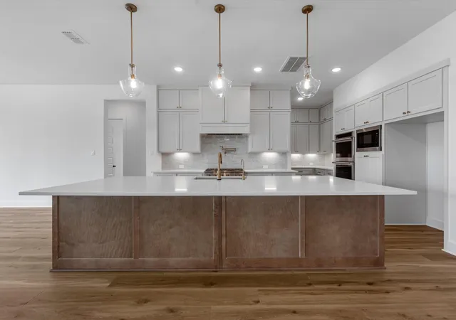2nd image of 91 James Estates Dr, Fulshear, TX 77441 | MLS# 61717269
