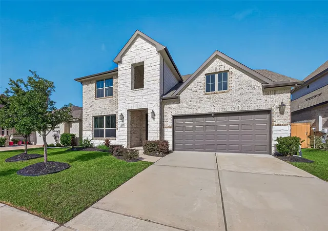 Photo 2 of Single family home for sale at 15814 Dutton Pines Dr, Humble, TX 77346 | MLS# 87798339 | Listing updated on 2026-08-14