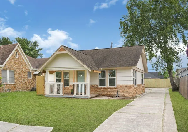 2nd image of 1519 Munger St, Houston, TX 77023 | MLS# 98261837
