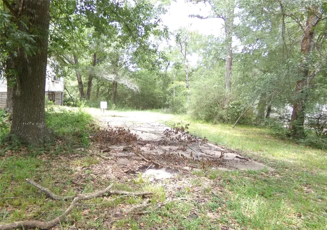 5th image of 121 Lake Rd, Huntsville, TX 77320 | MLS# 82751589