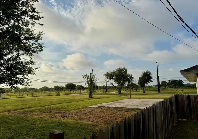 25th image of 6321 Apache Dr, Pasadena, TX 77503 | MLS# 28535663