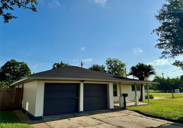 2nd image of 6321 Apache Dr, Pasadena, TX 77503 | MLS# 28535663